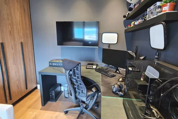 Shtepi ne shitje Apartament ne Tirane, 3+1, Mobilimi E mobiluar, Pagesa 365,000  Euro.