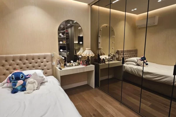 Shtepi ne shitje Apartament ne Tirane, 3+1, Mobilimi E mobiluar, Pagesa 365,000  Euro.