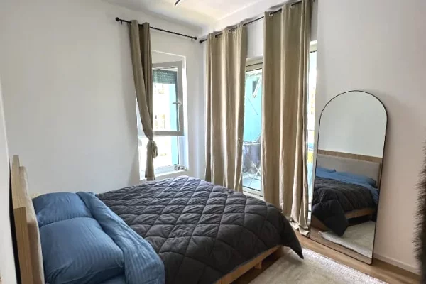 Shtepi me qera Apartament ne Tirane, 2+1, Mobilimi E mobiluar, Pagesa 60,000  Leke.