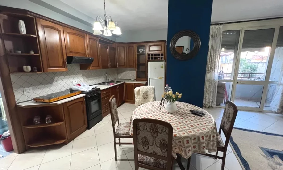 Shtepi me qera Apartament ne Tirane, 1+1, Mobilimi E mobiluar, Pagesa 55,000  Leke.