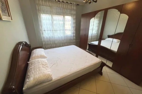 Shtepi me qera Apartament ne Tirane, 1+1, Mobilimi E mobiluar, Pagesa 55,000  Leke.
