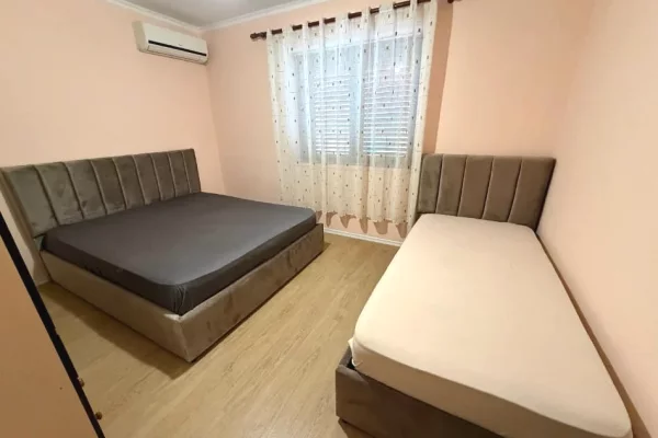 Shtepi me qera Apartament ne Tirane, 1+1, Mobilimi E mobiluar, Pagesa 55,000  Leke.