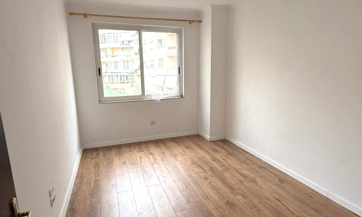 Shtepi ne shitje Apartament ne Tirane, 2+1, Mobilimi Bosh, pa mobiluar, Pagesa 145,000  Euro.