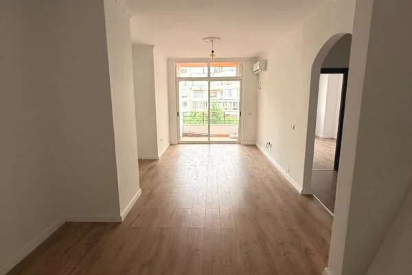 Shtepi ne shitje Apartament ne Tirane, 2+1, Mobilimi Bosh, pa mobiluar, Pagesa 145,000  Euro.