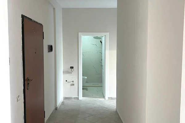 Shtepi ne shitje Apartament ne Tirane, 2+1, Mobilimi Bosh, pa mobiluar, Pagesa 12,000,000  Leke.