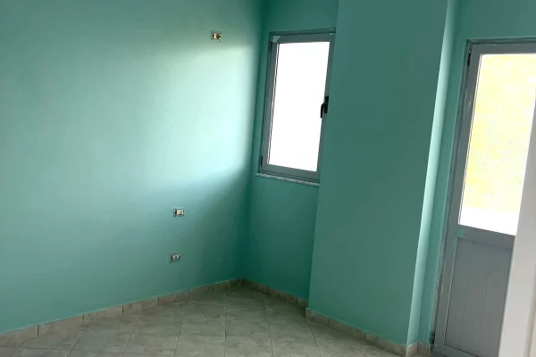 Shtepi ne shitje Apartament ne Tirane, 2+1, Mobilimi Bosh, pa mobiluar, Pagesa 12,000,000  Leke.