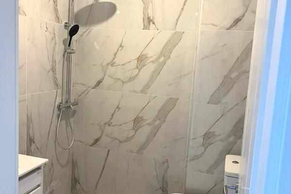 Shtepi ne shitje Apartament ne Tirane, 2+1, Mobilimi Bosh, pa mobiluar, Pagesa 12,000,000  Leke.