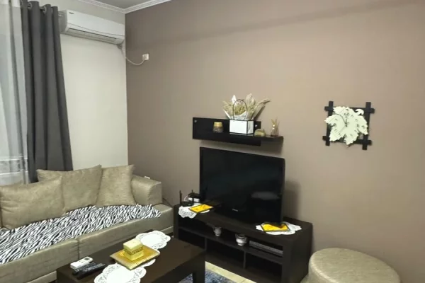 Shtepi ne shitje Apartament ne Tirane, 2+1, Mobilimi E mobiluar, Pagesa 14,200,000  Leke.