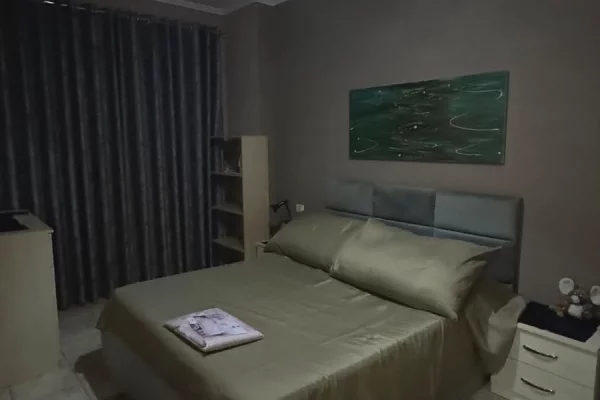 Shtepi ne shitje Apartament ne Tirane, 2+1, Mobilimi E mobiluar, Pagesa 14,200,000  Leke.