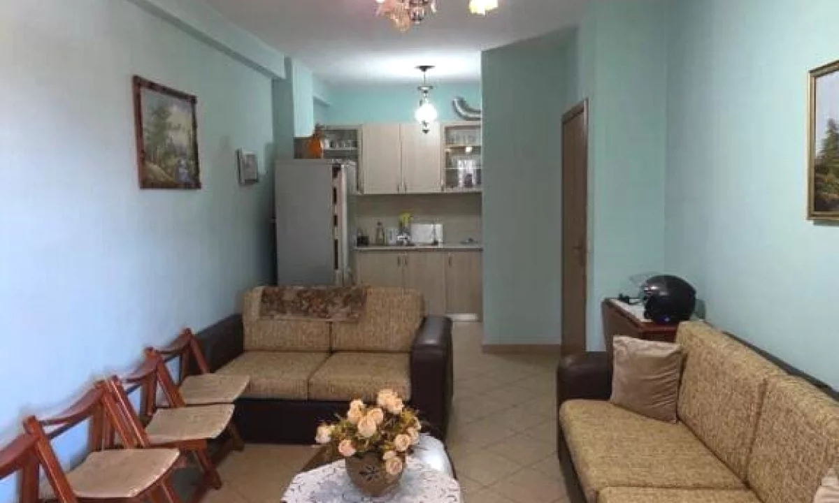 Shtepi ne shitje Apartament ne Tirane, 1+1, Mobilimi E mobiluar, Pagesa 125,000  Euro.