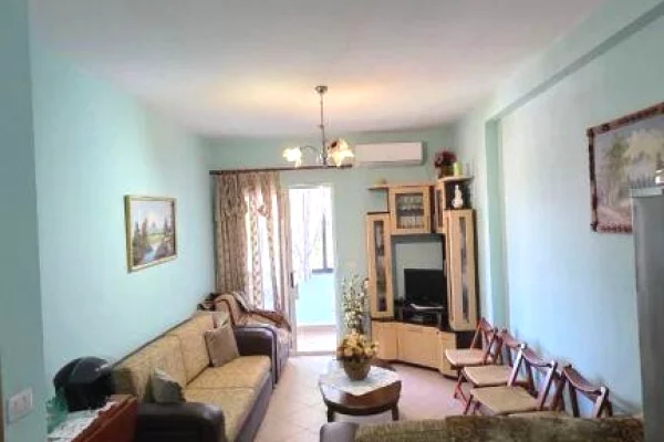 Shtepi ne shitje Apartament ne Tirane, 1+1, Mobilimi E mobiluar, Pagesa 125,000  Euro.