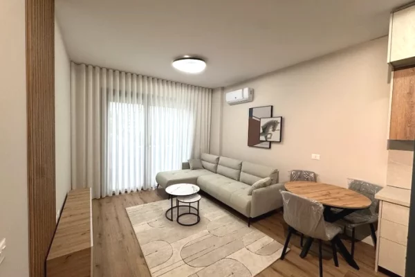 Shtepi me qera Apartament ne Tirane, 1+1, Mobilimi E mobiluar, Pagesa 70,000  Leke.