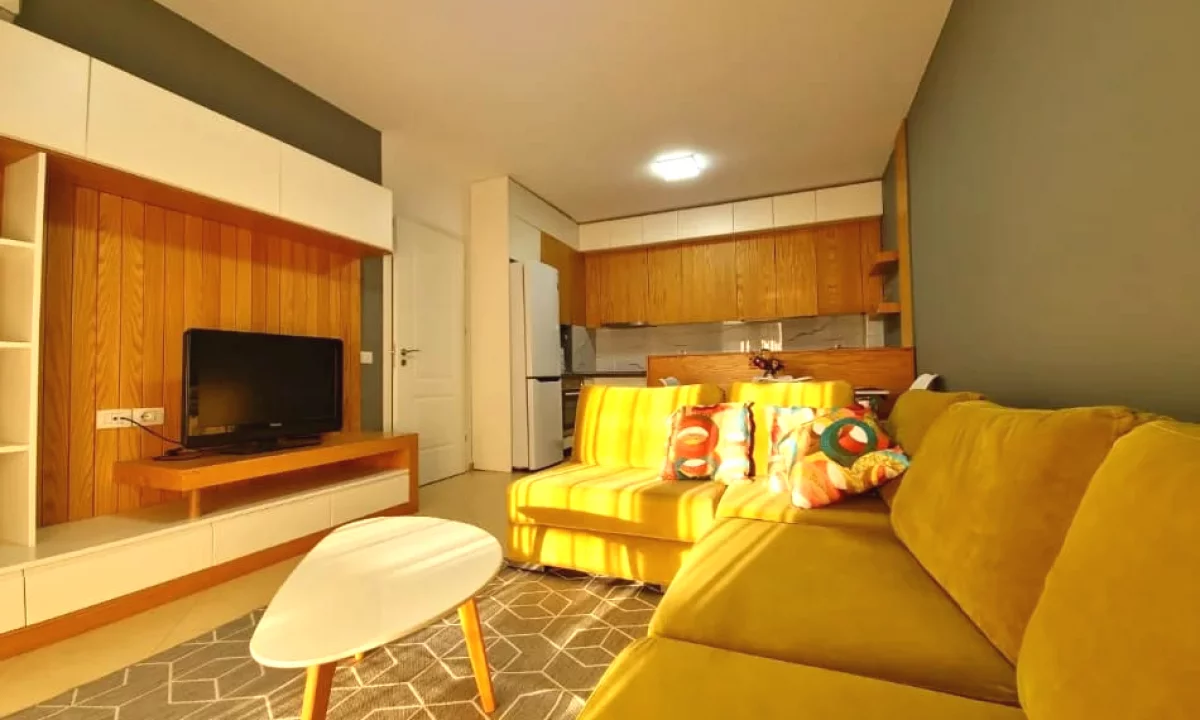 Shtepi me qera Apartament ne Tirane, 2+1, Mobilimi E mobiluar, Pagesa 75,000  Leke.