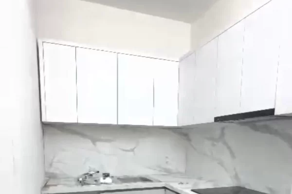 Shtepi me qera Apartament ne Tirane, 3+1, Mobilimi E mobiluar, Pagesa 75,000  Leke.