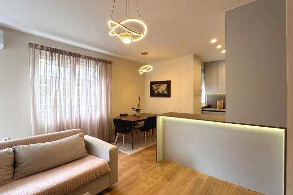 Shtepi ne shitje Apartament ne Tirane, 2+1, Mobilimi E mobiluar, Pagesa 240,000  Euro.