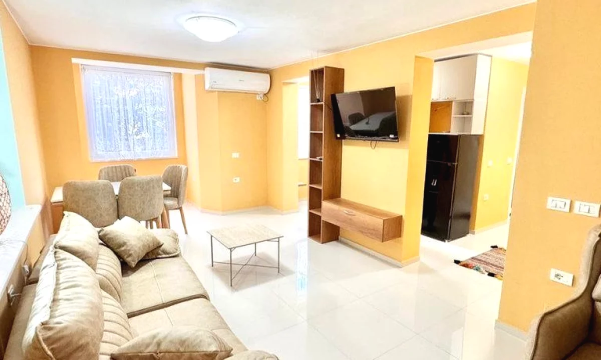 Shtepi me qera Apartament ne Tirane, 2+1, Mobilimi E mobiluar, Pagesa 750  Euro.