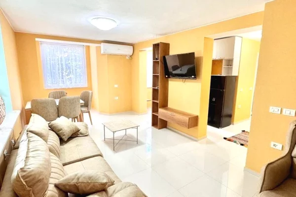 Shtepi me qera 2+1 ne Tirane - 750 Euro
