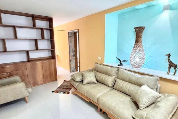Shtepi me qera Apartament ne Tirane, 2+1, Mobilimi E mobiluar, Pagesa 750  Euro.