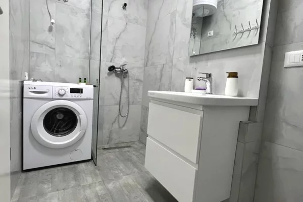 Shtepi me qera Apartament ne Tirane, 1+1, Mobilimi E mobiluar, Pagesa 650  Euro.