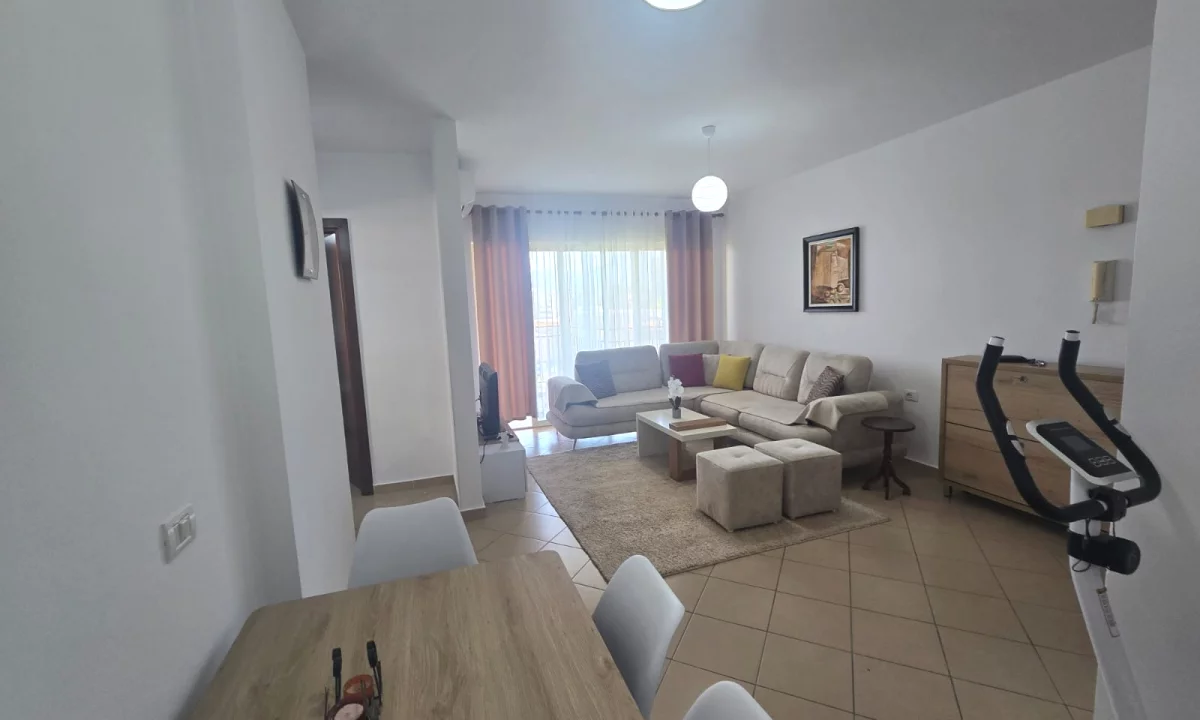 Shtepi me qera Apartament ne Tirane, 2+1, Mobilimi E mobiluar, Pagesa 650  Euro.