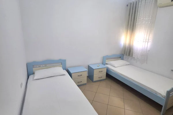 Shtepi me qera Apartament ne Tirane, 2+1, Mobilimi E mobiluar, Pagesa 650  Euro.