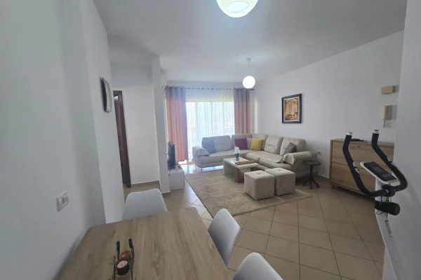 Shtepi me qera 2+1 ne Tirane - 650 Euro