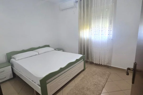 Shtepi me qera Apartament ne Tirane, 2+1, Mobilimi E mobiluar, Pagesa 650  Euro.