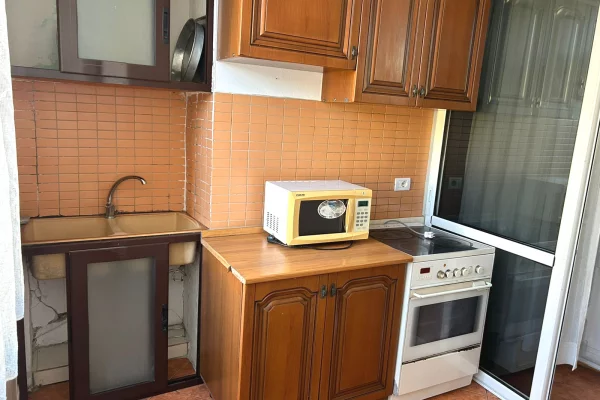 Shtepi me qera Apartament ne Tirane, 2+1, Mobilimi E mobiluar, Pagesa 60,000  Leke.
