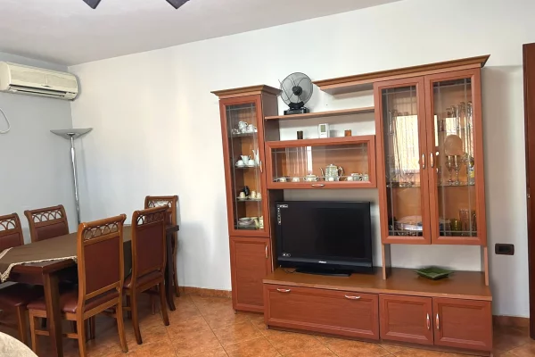 Shtepi me qera Apartament ne Tirane, 2+1, Mobilimi E mobiluar, Pagesa 60,000  Leke.