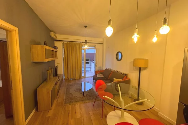 Shtepi me qera 1+1 ne Tirane - 550 Euro