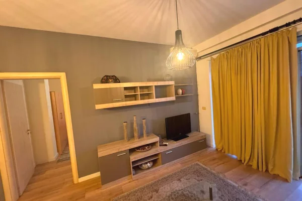 Shtepi me qera Apartament ne Tirane, 1+1, Mobilimi E mobiluar, Pagesa 550  Euro.