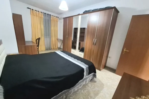 Shtepi me qera Apartament ne Tirane, 2+1, Mobilimi E mobiluar, Pagesa 65,000  Leke.