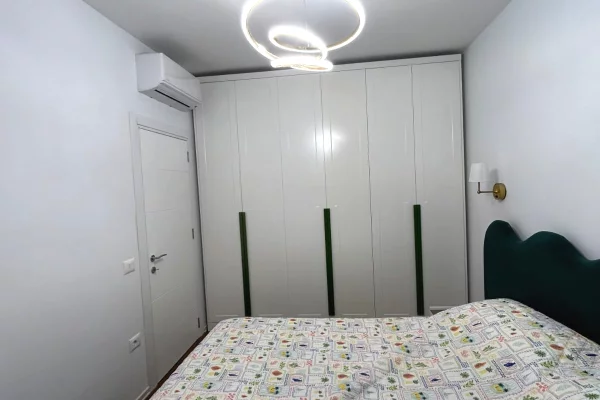 Shtepi me qera Apartament ne Tirane, 1+1, Mobilimi E mobiluar, Pagesa 550  Euro.