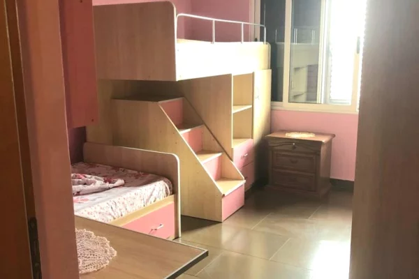 Shtepi me qera Apartament ne Tirane, 2+1, Mobilimi E mobiluar, Pagesa 65,000  Leke.