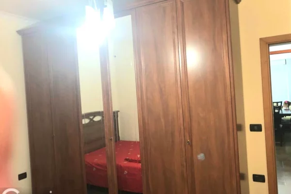 Shtepi me qera Apartament ne Tirane, 2+1, Mobilimi E mobiluar, Pagesa 65,000  Leke.