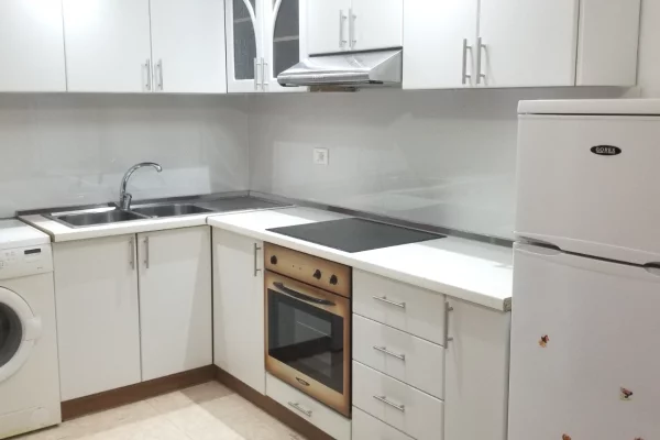 Shtepi me qera Apartament ne Tirane, 1+1, Mobilimi E mobiluar, Pagesa 45,000  Leke.