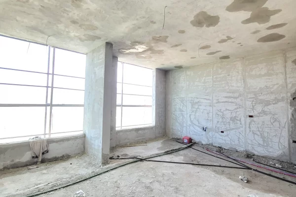 Shtepi ne shitje Apartament ne Tirane, 2+1, Mobilimi Bosh, pa mobiluar, Pagesa 180,000  Euro.
