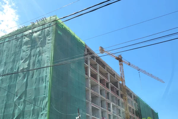 Shtepi ne shitje Apartament ne Tirane, 2+1, Mobilimi Bosh, pa mobiluar, Pagesa 180,000  Euro.