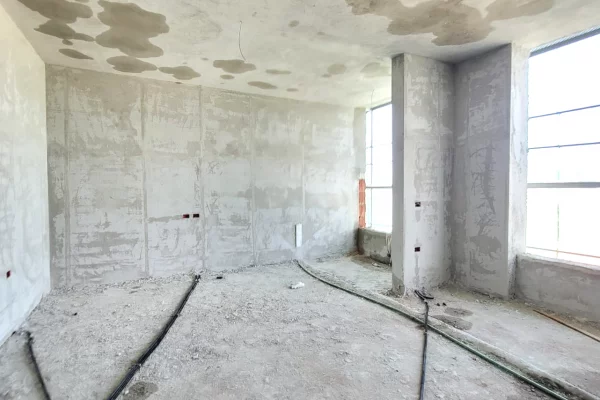 Shtepi ne shitje Apartament ne Tirane, 2+1, Mobilimi Bosh, pa mobiluar, Pagesa 180,000  Euro.