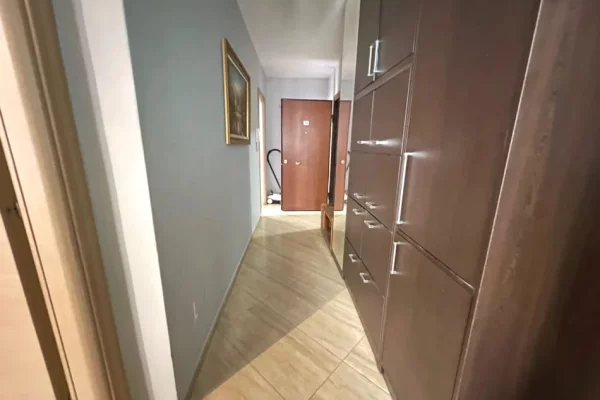 Shtepi me qera Apartament ne Tirane, 2+1, Mobilimi E mobiluar, Pagesa 50,000  Leke.