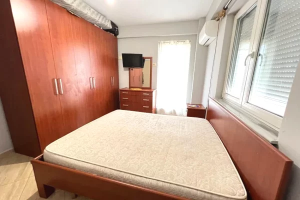 Shtepi me qera Apartament ne Tirane, 2+1, Mobilimi E mobiluar, Pagesa 50,000  Leke.