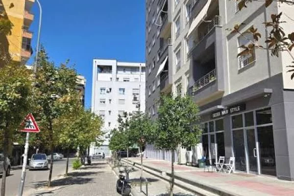 Ambient biznesi ne shitje 1+1 ne Tirane - 275,000 Euro