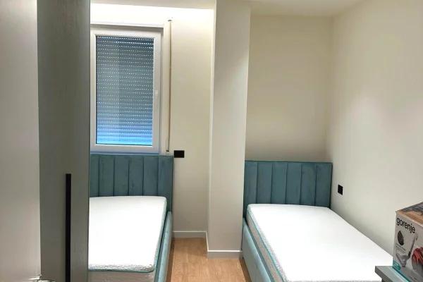 Shtepi ne shitje Apartament ne Tirane, 2+1, Mobilimi E mobiluar, Pagesa 245,000  Euro.