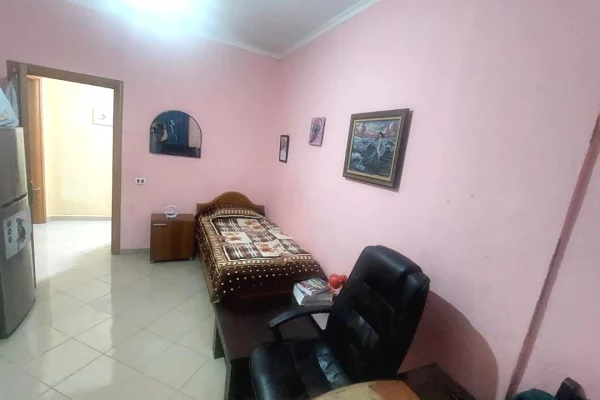 Shtepi ne shitje Apartament ne Tirane, 2+1, Mobilimi E mobiluar, Pagesa 150,000  Euro.