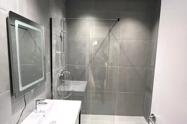 Shtepi me qera Apartament ne Tirane, 1+1, Mobilimi E mobiluar, Pagesa 90,000  Leke.