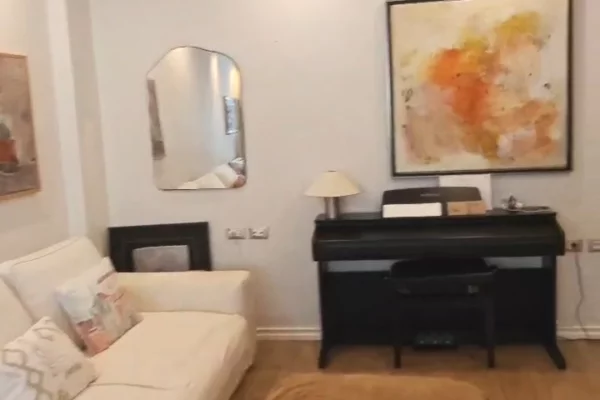 Shtepi ne shitje Apartament ne Tirane, 2+1, Mobilimi E mobiluar, Pagesa 225,000  Euro.