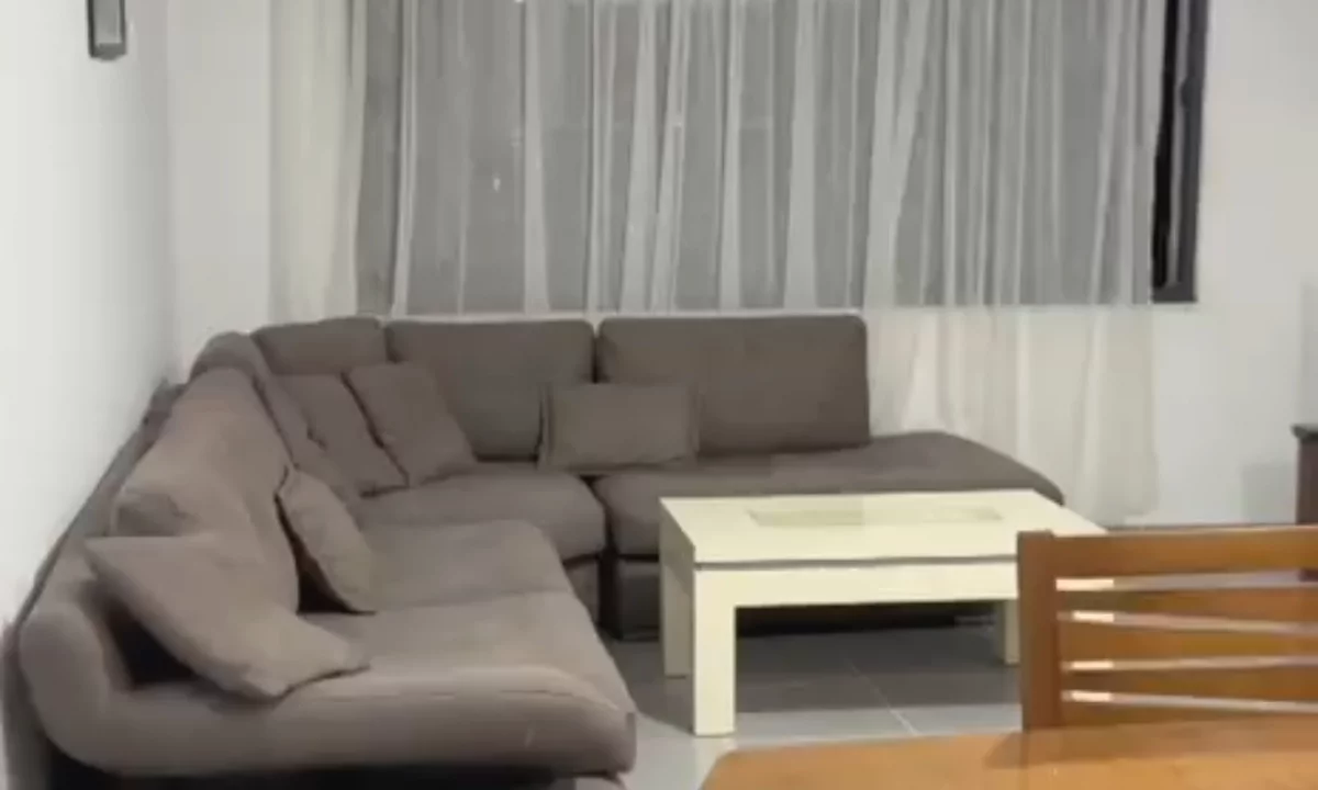 Shtepi me qera Apartament ne Tirane, 2+1, Mobilimi E mobiluar, Pagesa 55,000  Leke.