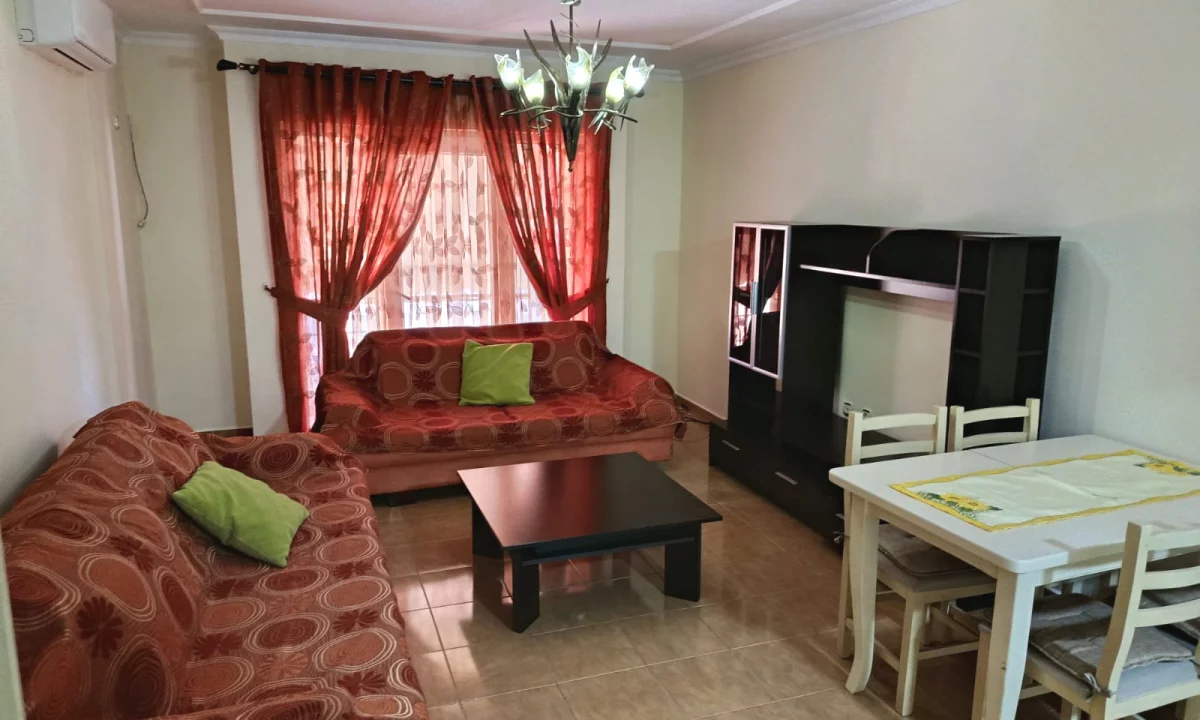 Shtepi me qera Apartament ne Tirane, 1+1, Mobilimi E mobiluar, Pagesa 450  Euro.
