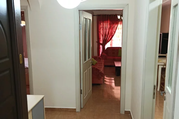 Shtepi me qera Apartament ne Tirane, 1+1, Mobilimi E mobiluar, Pagesa 450  Euro.