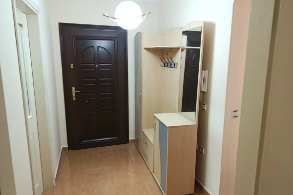Shtepi me qera Apartament ne Tirane, 1+1, Mobilimi E mobiluar, Pagesa 450  Euro.